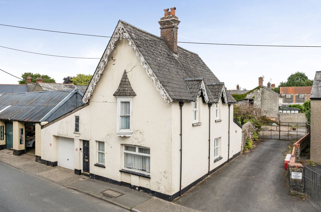 Property photo 1 of 11 1-6A8E34Eca8Db9-1...