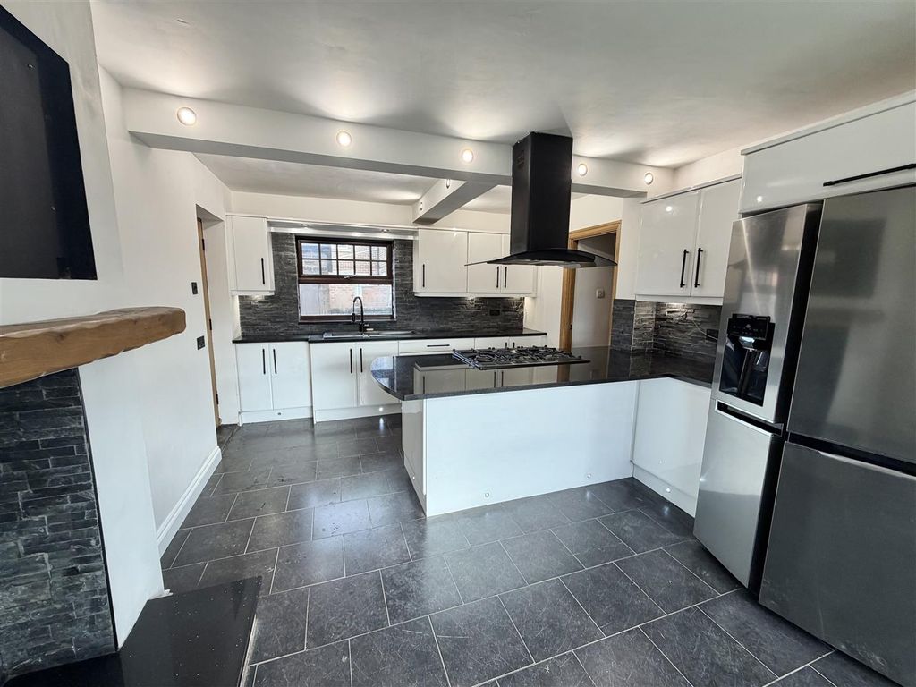 Property photo 2 of 14 Img_9881.Jpeg