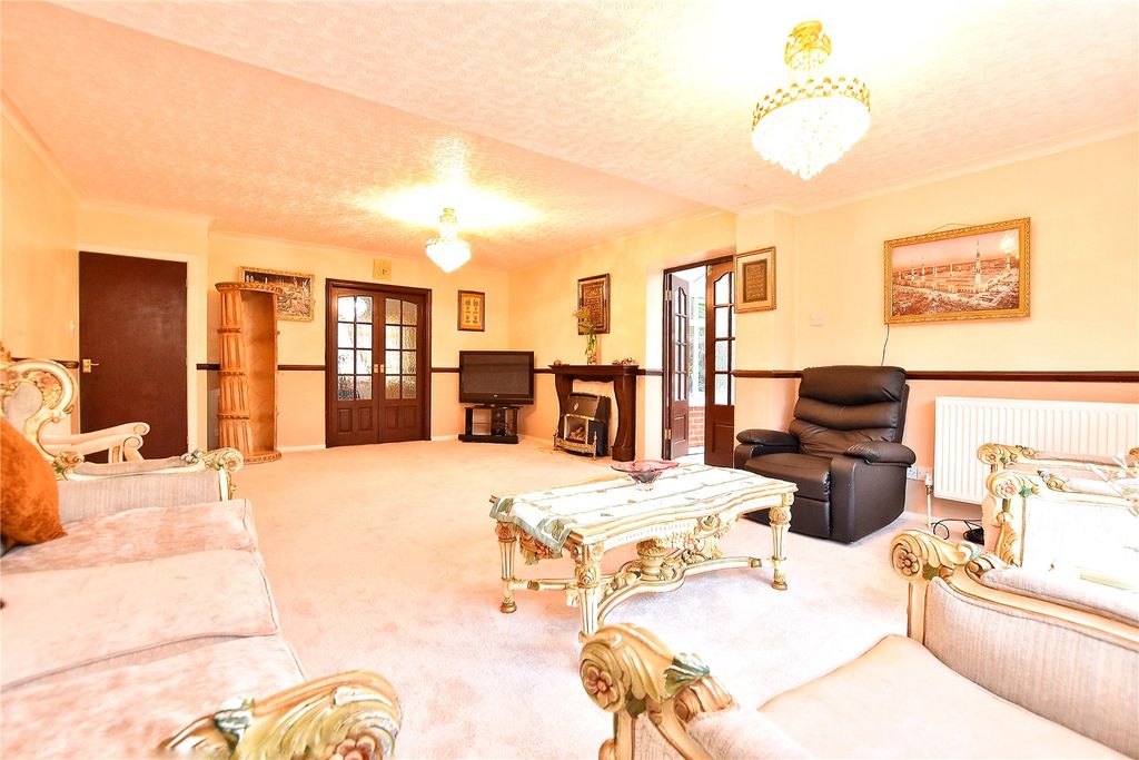 Property photo 3 of 18 Picture 3