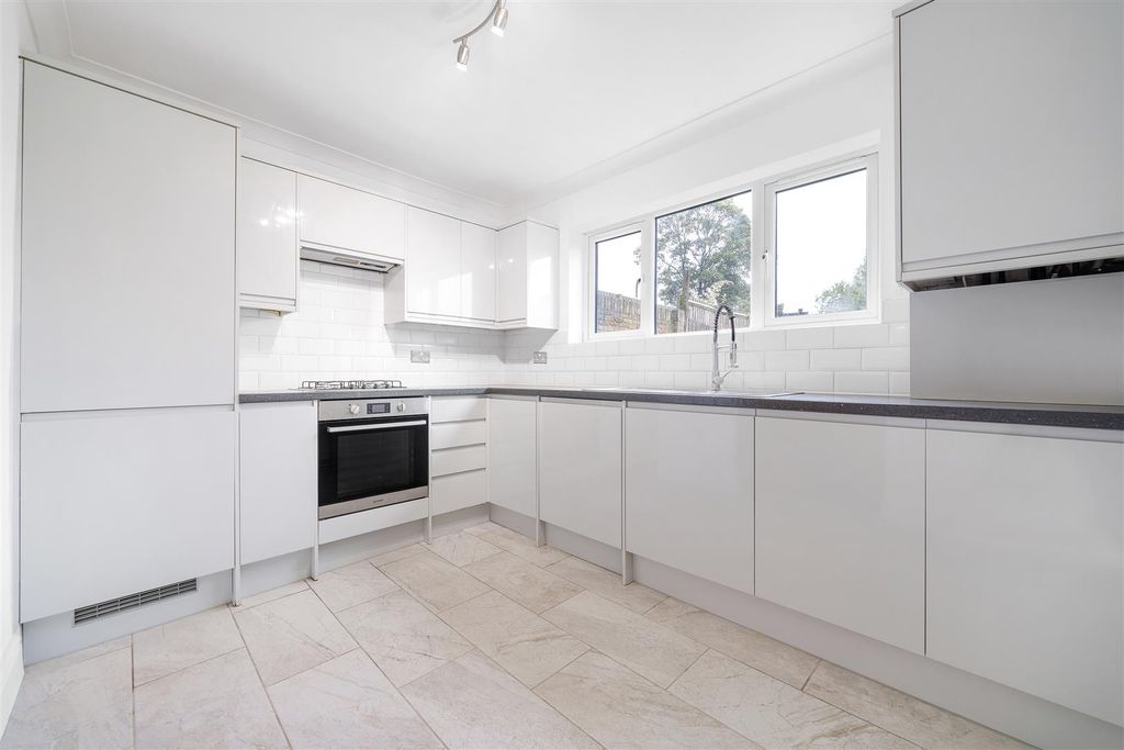 Property photo 2 of 14 Croydon Road-8.Jpg