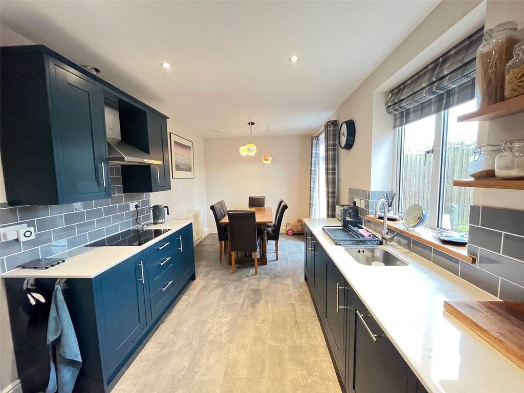 Property photo 3 of 34 Picture No. 15