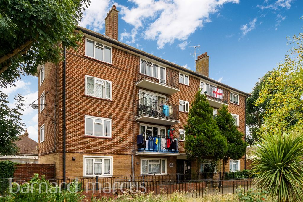 Property photo 1 of 8