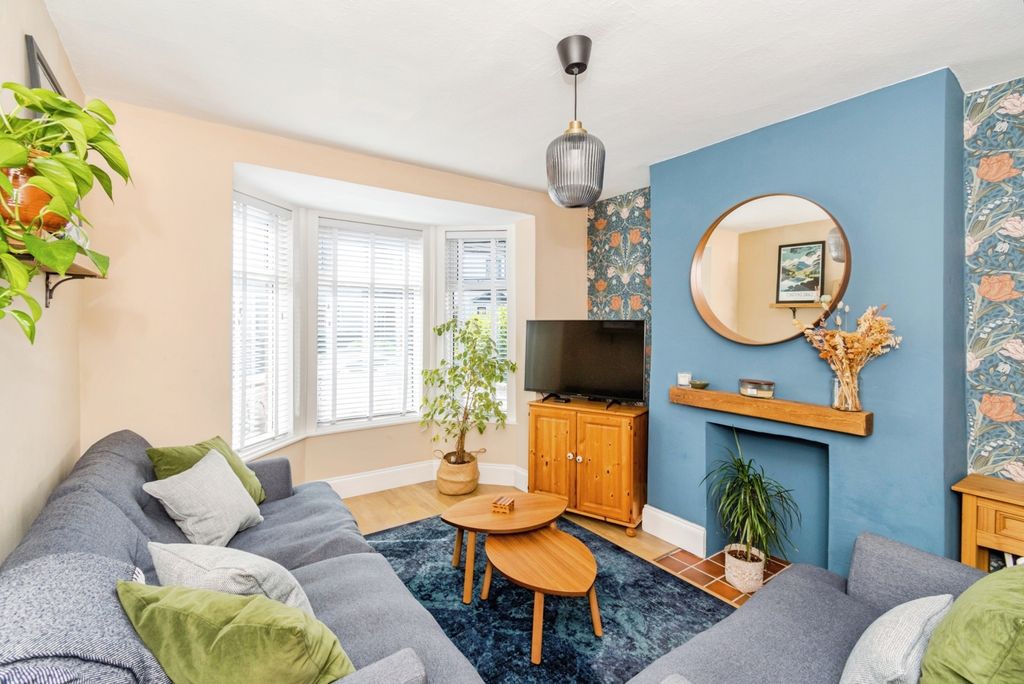 Property photo 2 of 20 Pbox-Img.Jpg