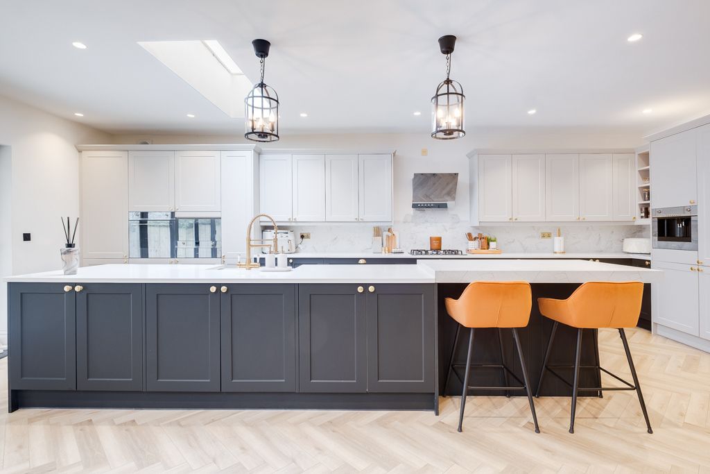 Property photo 2 of 28