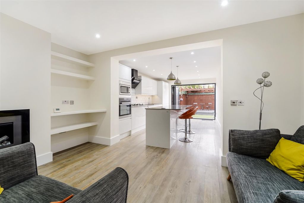 Property photo 3 of 19 Ferndale Road, 31 (9).Jpg