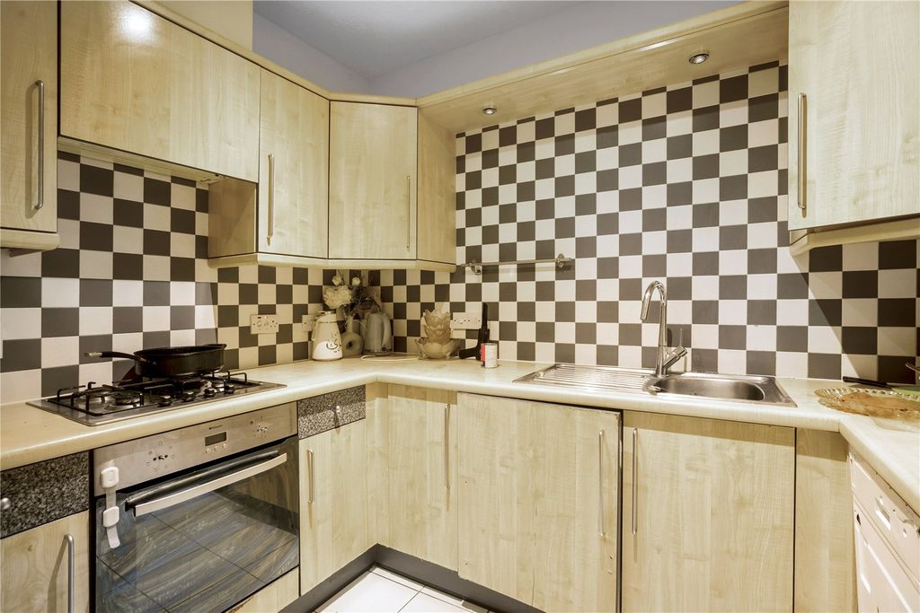 Property photo 3 of 14 Kitchen