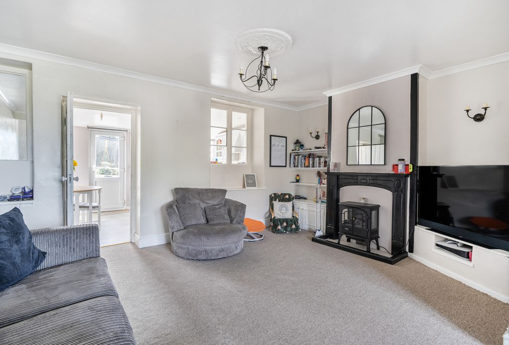 Property photo 3 of 19 1316802-8-68679A3...