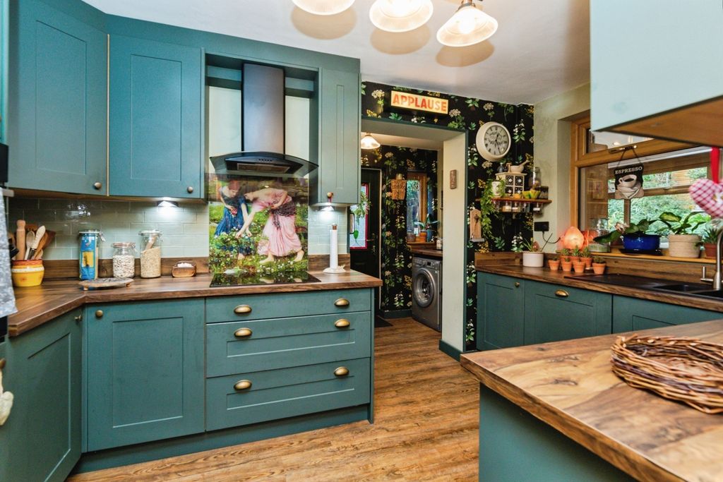 Property photo 3 of 33 Pbox-Img.Jpg