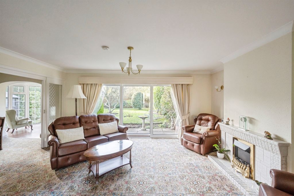 Property photo 2 of 17