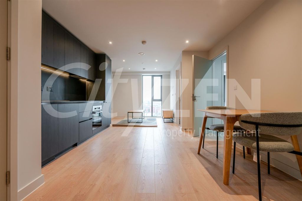 Property photo 1 of 30 Reception