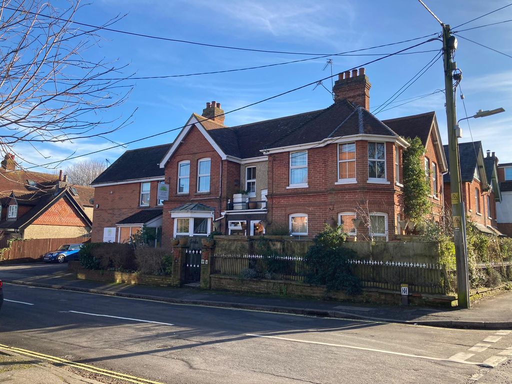 Property photo 1 of 9