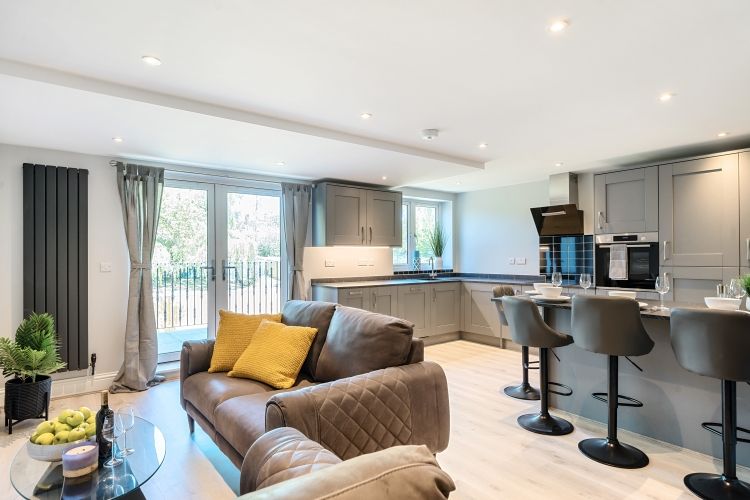 Property photo 1 of 7 996022 (1)