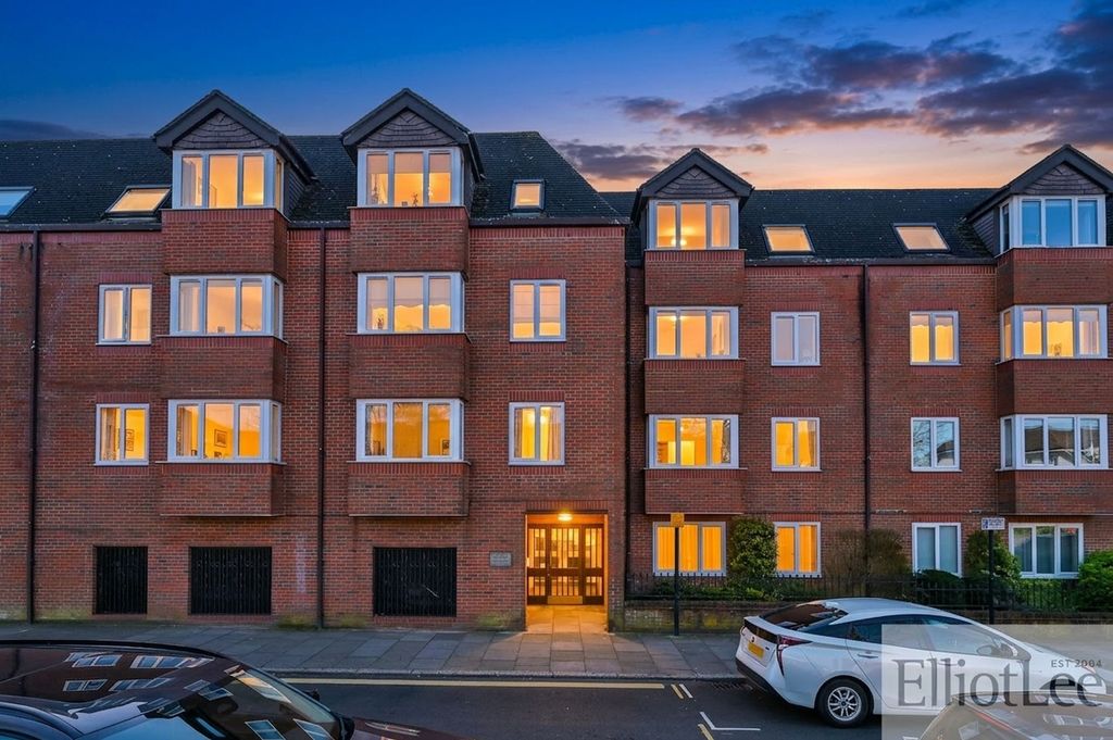 Property photo 1 of 6