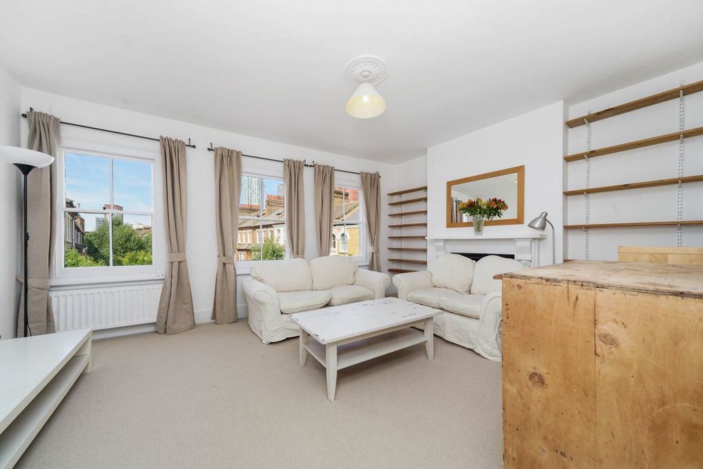 Property photo 2 of 8