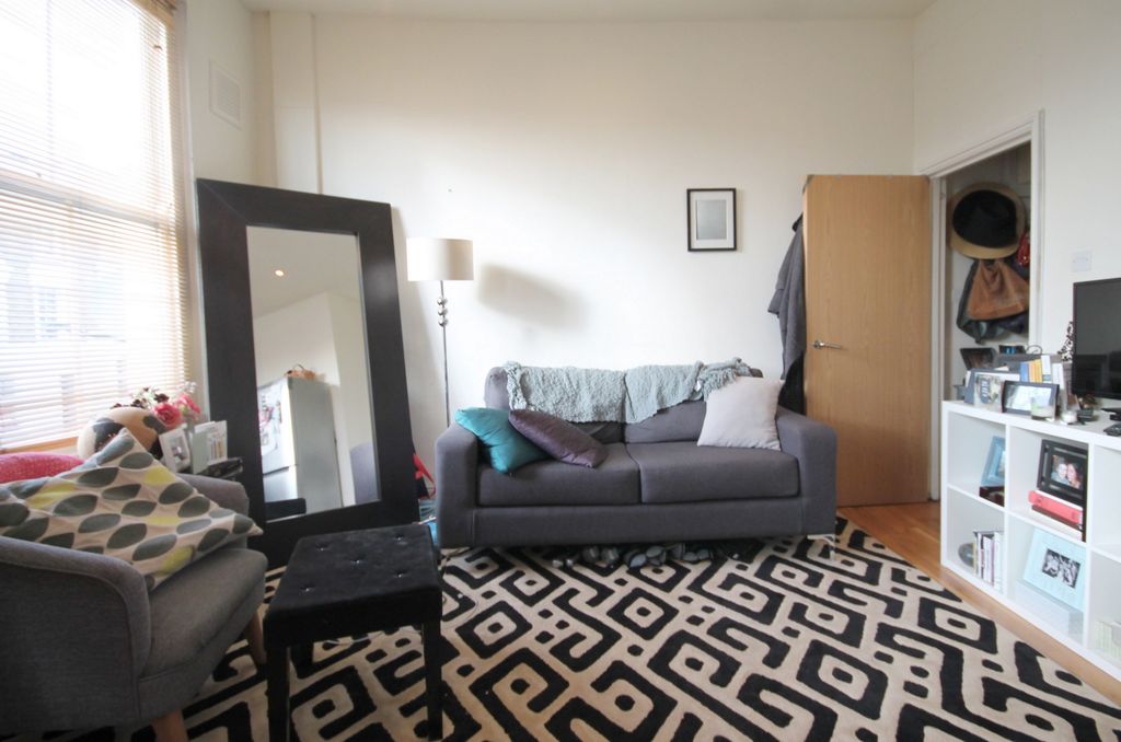 Property photo 2 of 5 Reception