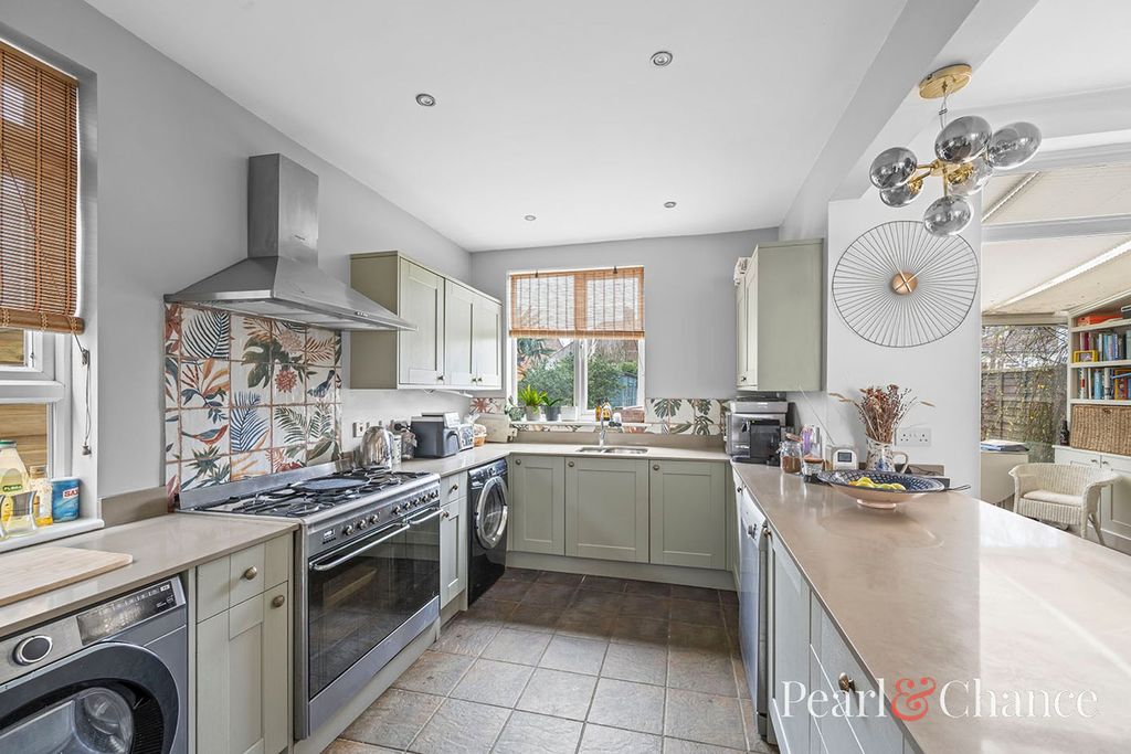 Property photo 2 of 17