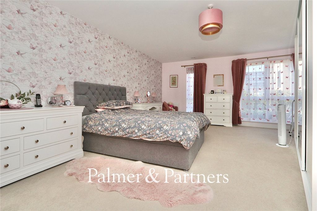 Additional image 10 of 2 bed flat for saleLower Brook Street, Ipswich, Suffolk IP4