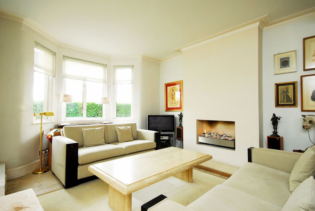 Property photo 2 of 14