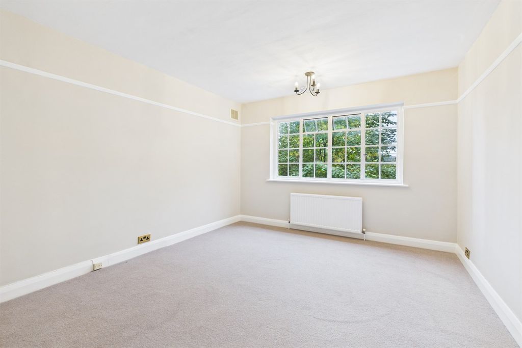 Property photo 3 of 9 Bedroom One