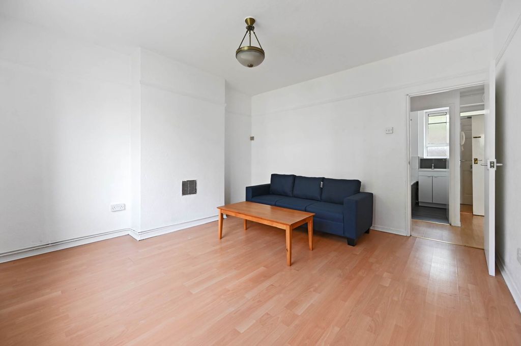 Property photo 3 of 11