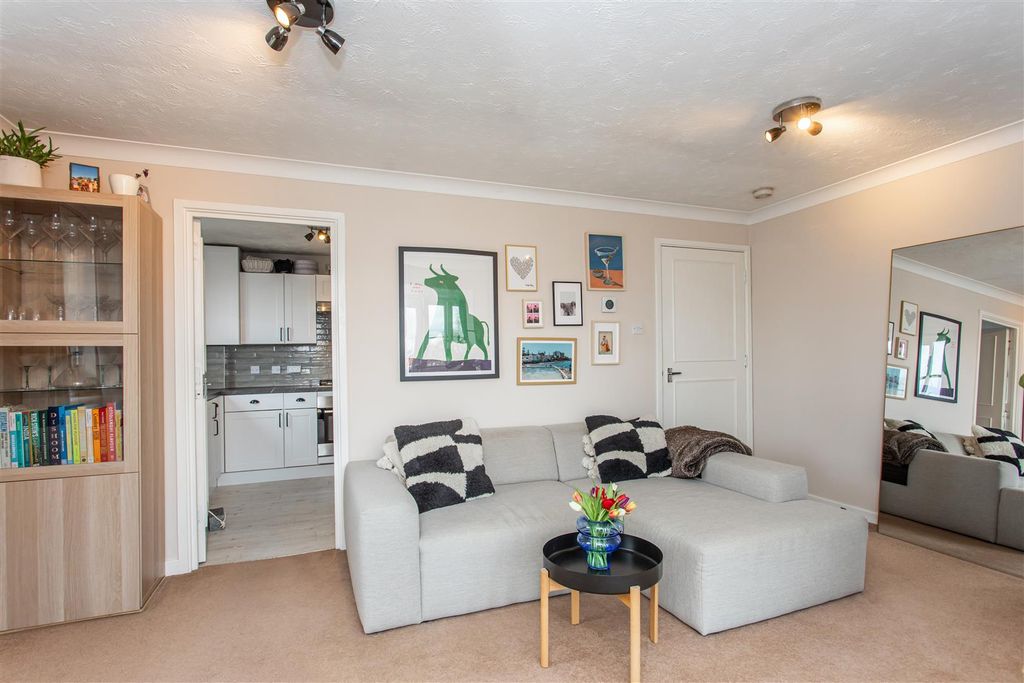 Property photo 3 of 10 Reception