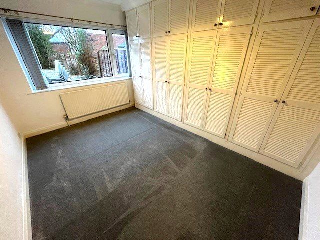 Property photo 3 of 8 Photo 03