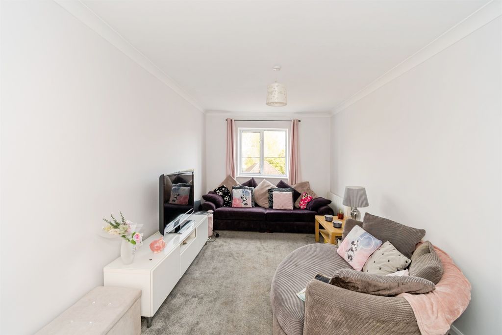 Property photo 2 of 9