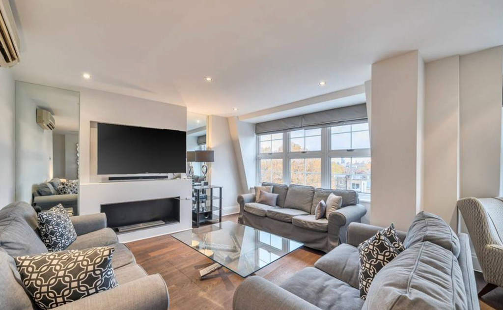 Property photo 2 of 11