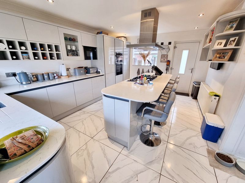 Property photo 2 of 11 Photo 8