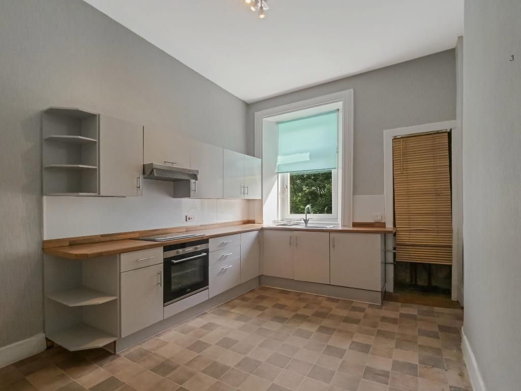 Property photo 3 of 20 Kitchen