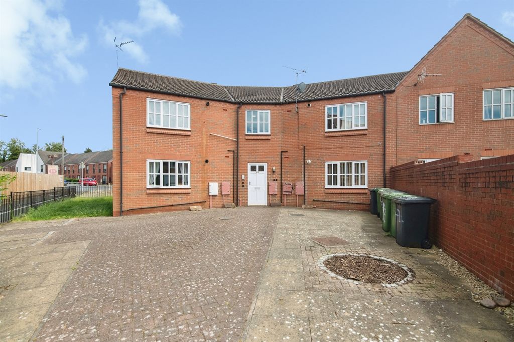 Property photo 1 of 12