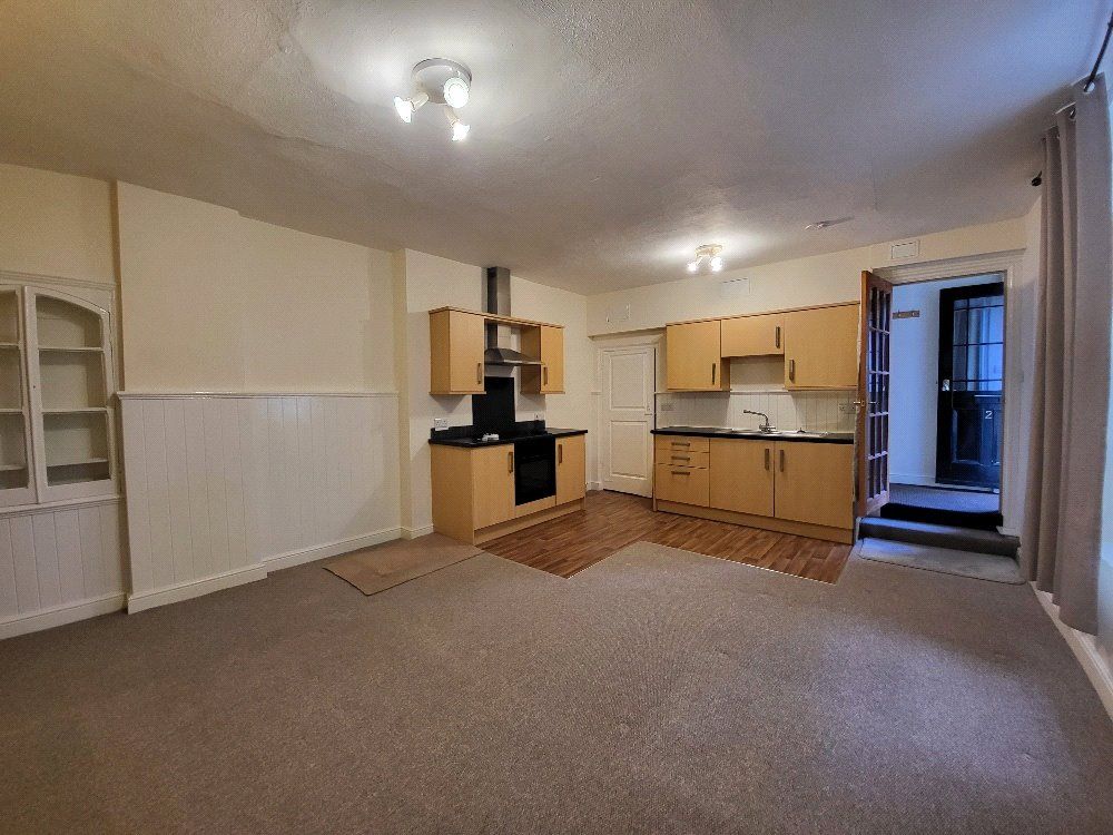 Property photo 2 of 8 Picture No. 12