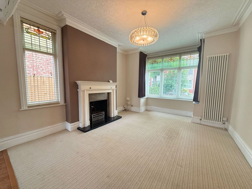 Property photo 3 of 28