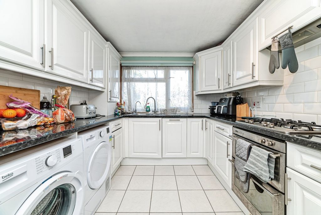 Property photo 2 of 18 Pbox-Img.Jpg