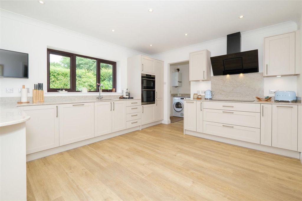 Property photo 2 of 25 Parry St.Mellion Bungalow25.Jpg