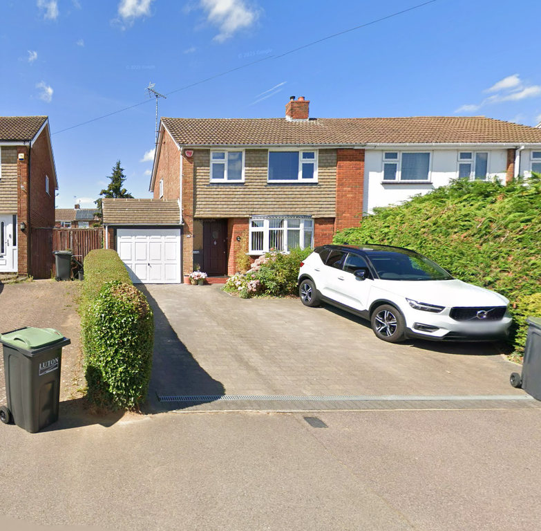 Property photo 1 of 8 Na