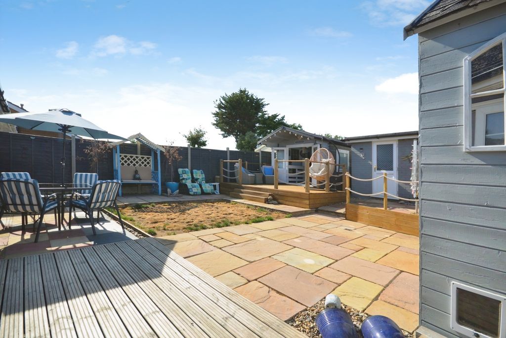 Property photo 2 of 25 Pbox-Img.Jpg