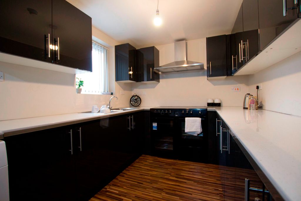 Property photo 1 of 2