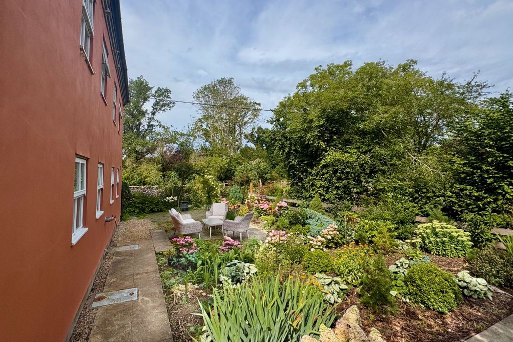 Property photo 3 of 32 Rear Garden