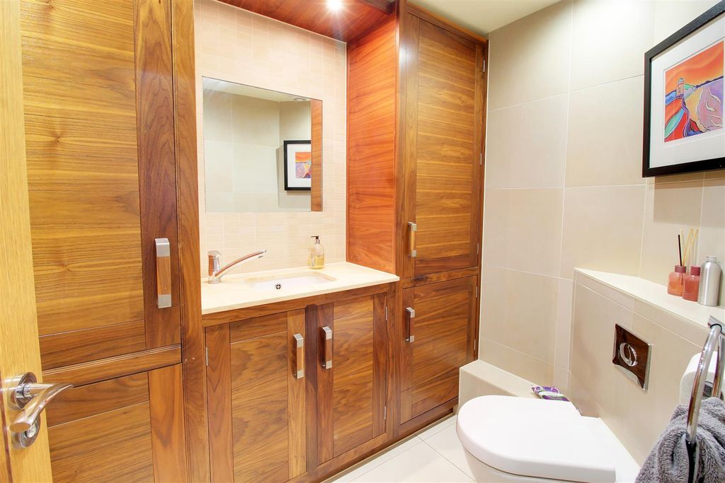 Additional image 4 of 3 bed flat for saleBluebridge Road, Brookmans Park AL9