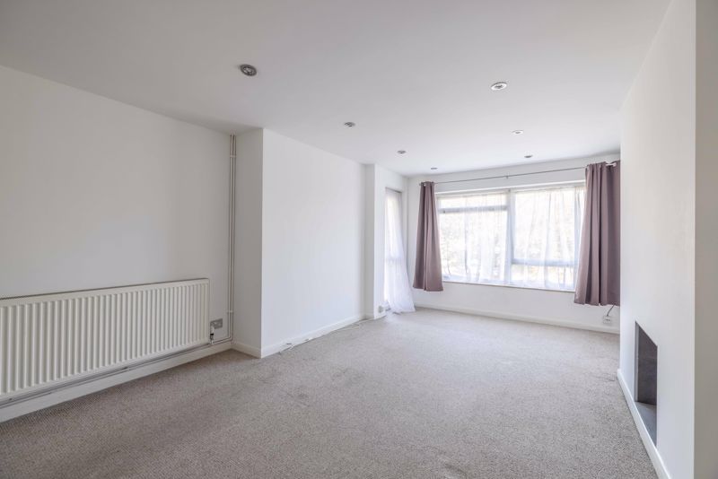 Property photo 2 of 7 Photo 4