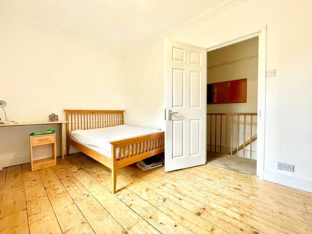 Property photo 3 of 5 Picture No. 04