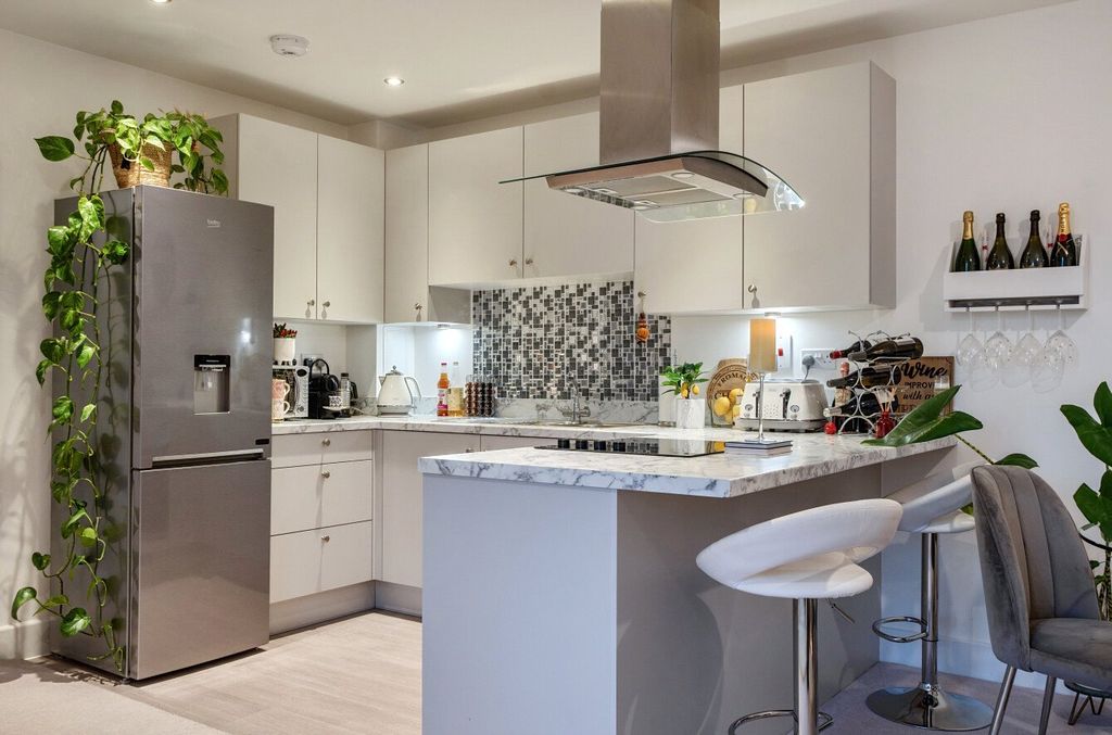 Property photo 2 of 22 1422973-9-69B2F2B...