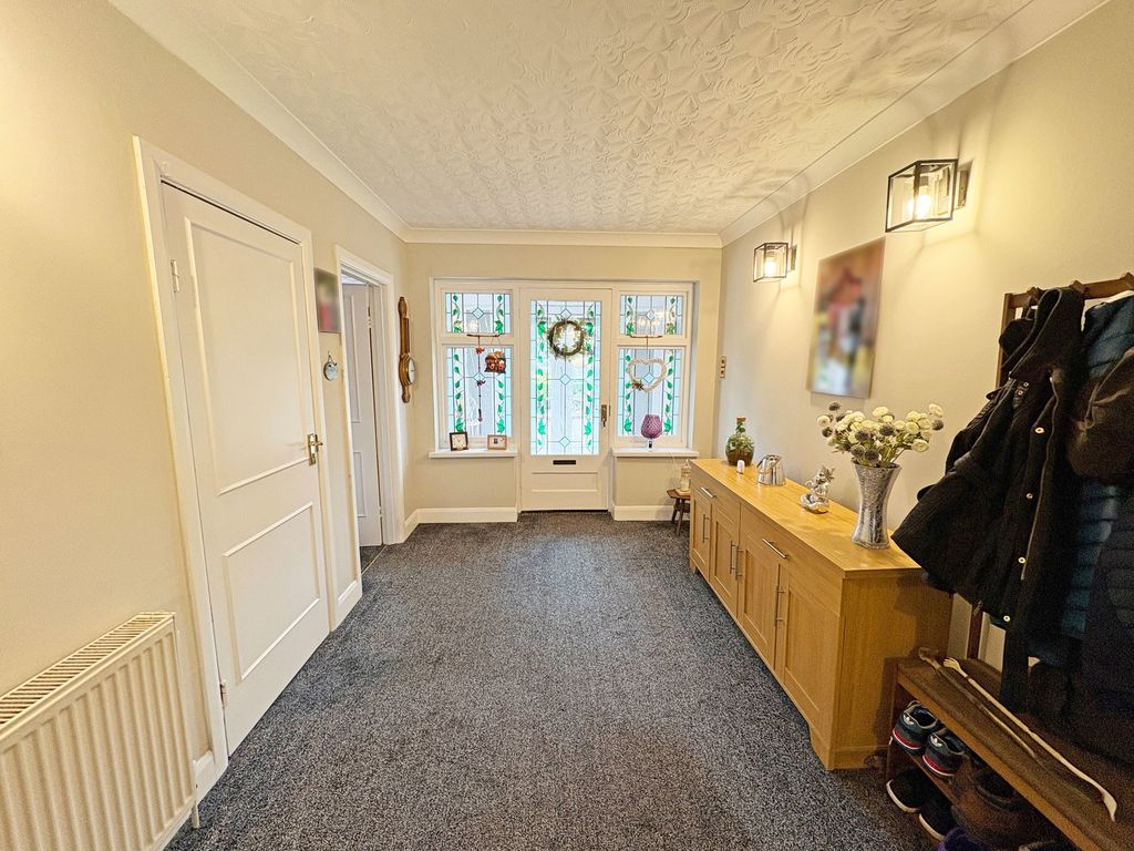 Property photo 3 of 33