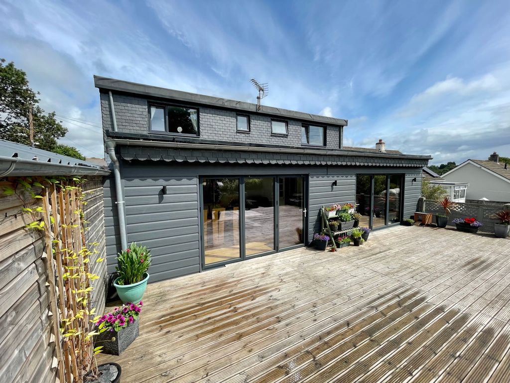 Property photo 2 of 25