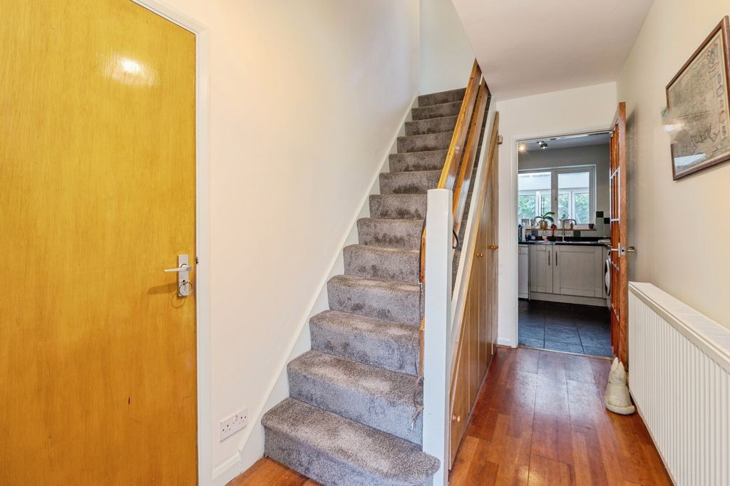Property photo 2 of 16 Entrance