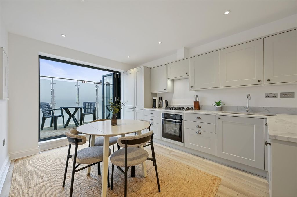 Property photo 2 of 9 Bloemfontein Road - Kitchena3 (1).Jpg