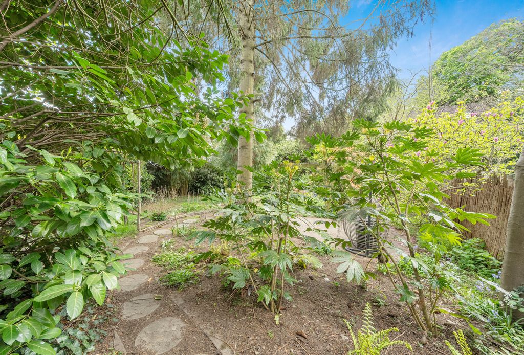 Property photo 3 of 12 1446013-17-69Dfa4...