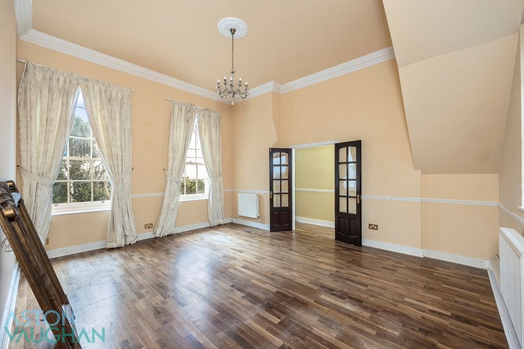 Property photo 2 of 16 4621551