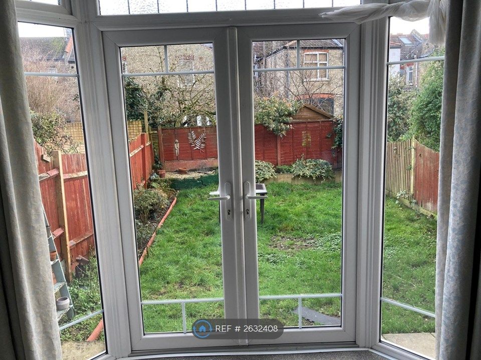 Property photo 2 of 11 French Windows To Garden 1